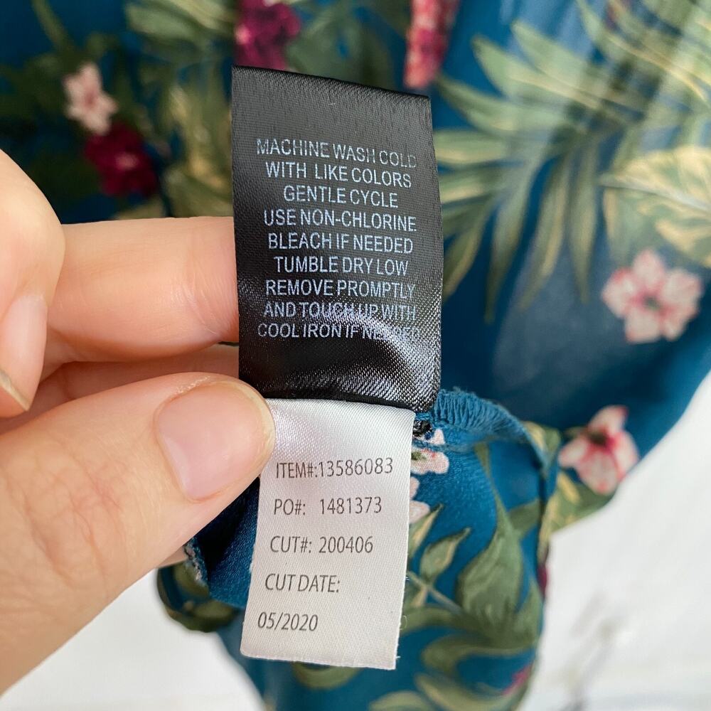 Torrid Womens Sheer Floral Tunic‎ Top Size 2X Button Front Tropical Short Sleeve - Picture 7 of 10